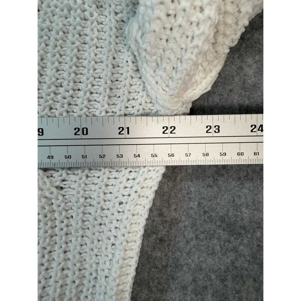 Poof Apparel Women White Chenille Cable Knit Mock Neck Sweater Large